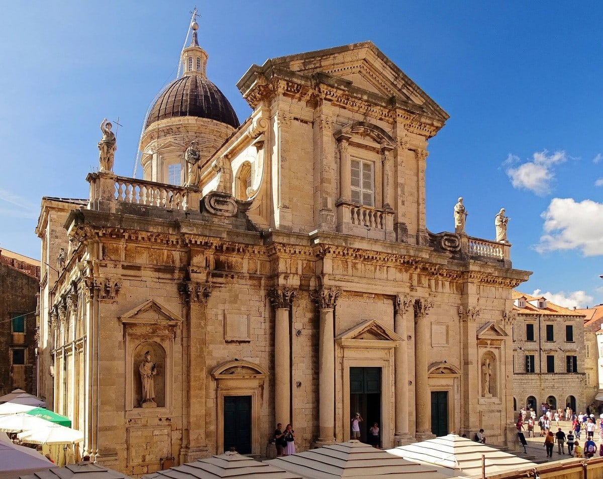 Best Croatia itinerary - spend time at the Dubrovnik Cathedral