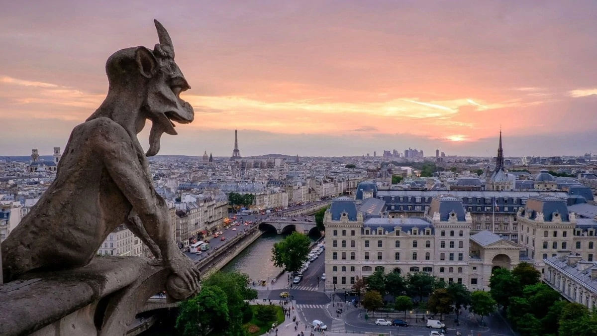 Paris in 2 days - Gargoyle from Notre Dame