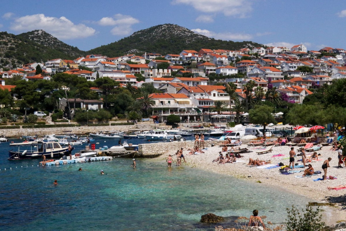 Hvar one day itinerary - beach hopping