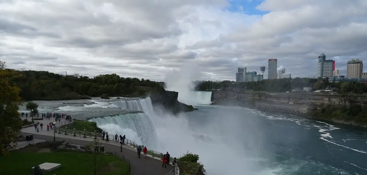 Landmarks in America - Niagara Falls, is also one of the top Canada landmarks