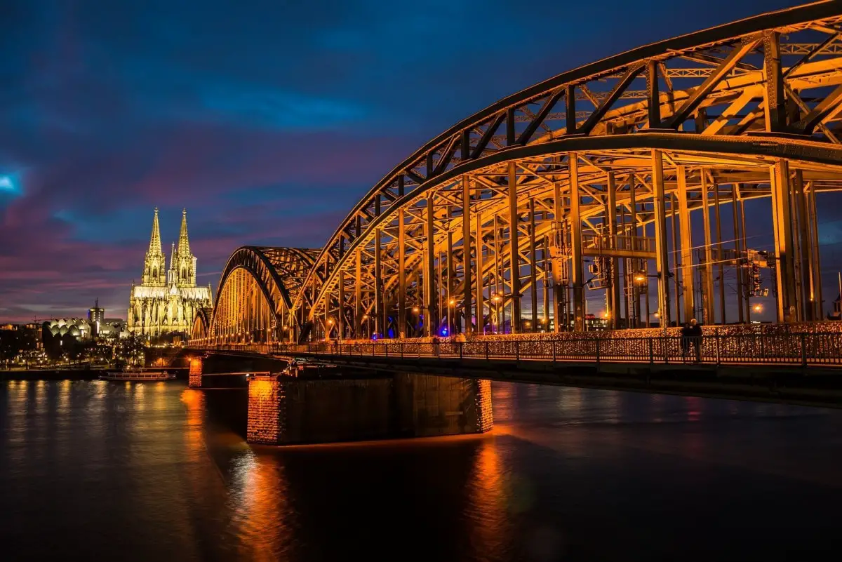 one day in Cologne - scenic shot