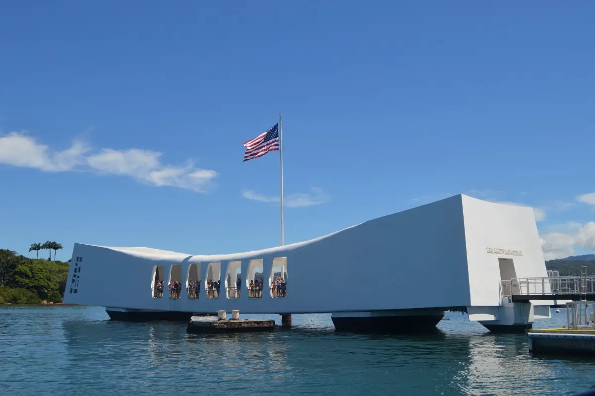 Pearl Harbor Monument - USA Landmarks and US Monuments