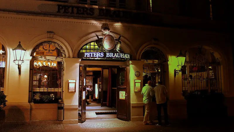 Have dinner at Peter's brauhaus