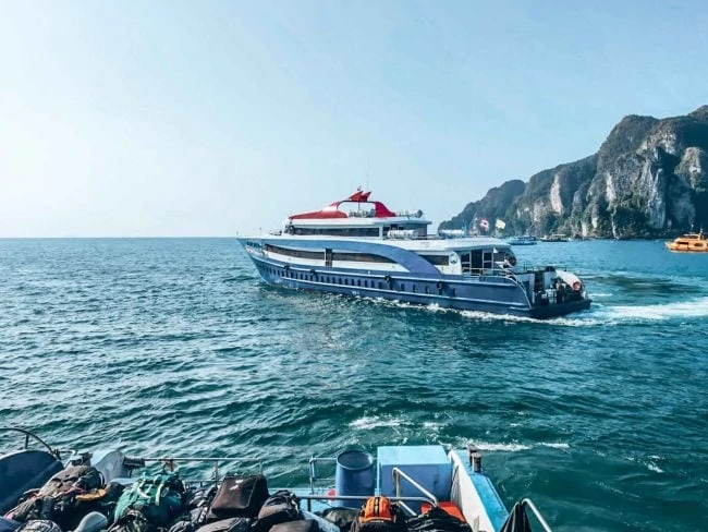 Phuket to Koh Lanta Ferry with Andaman Wave