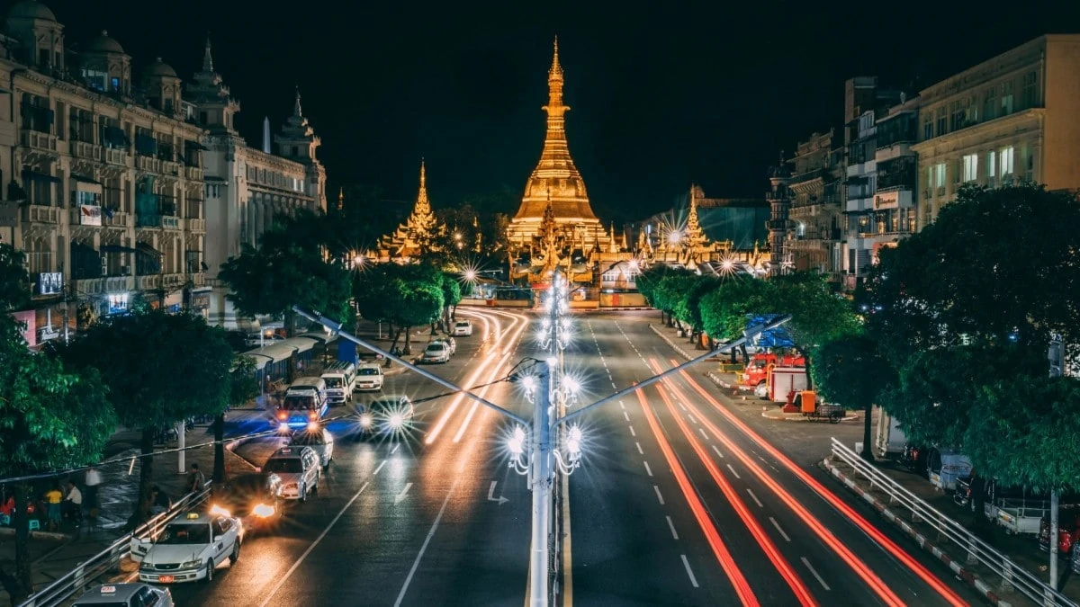 Sule Pagoda - near the street art in Yangon