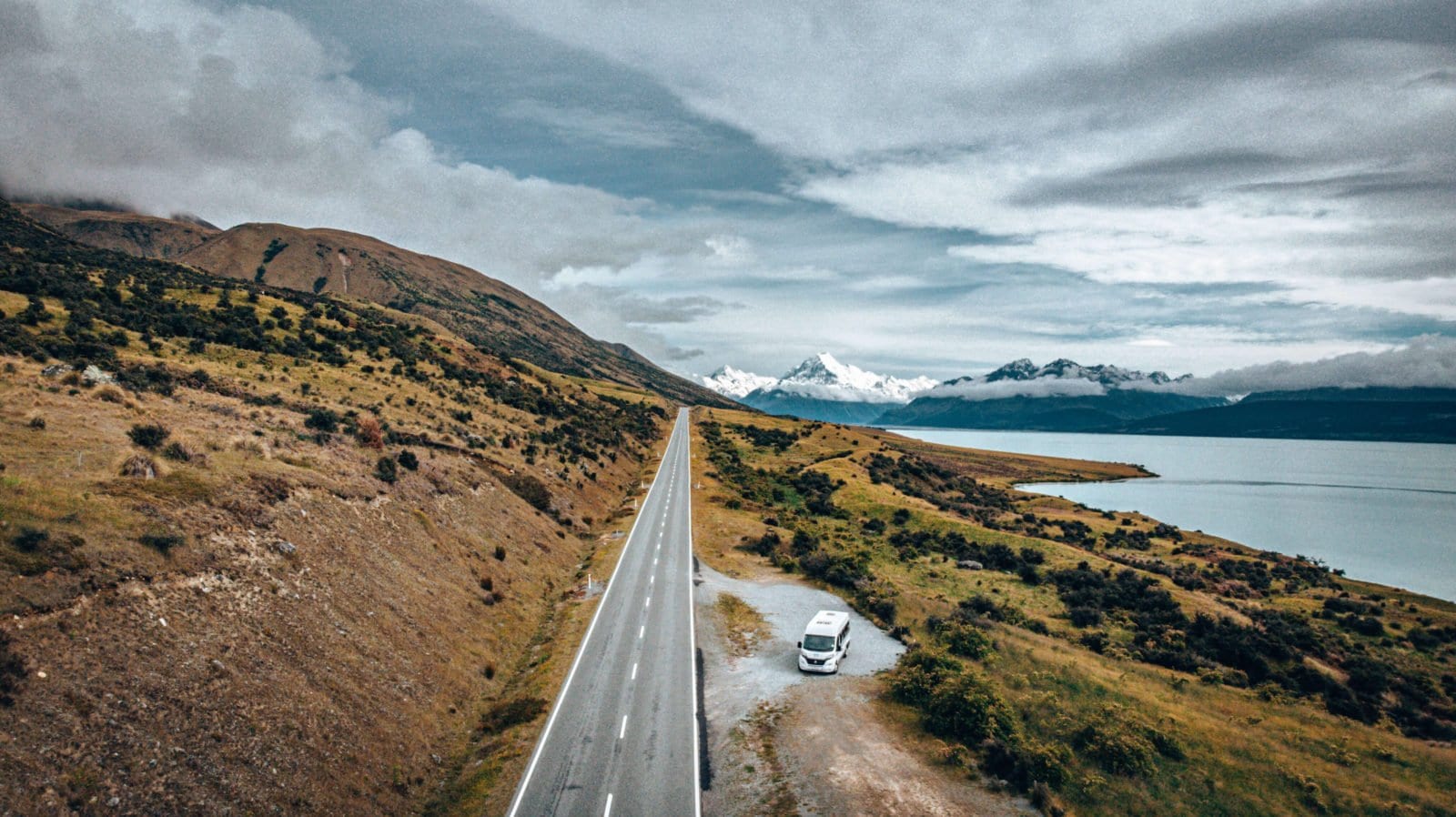 The road towards Mount Cook